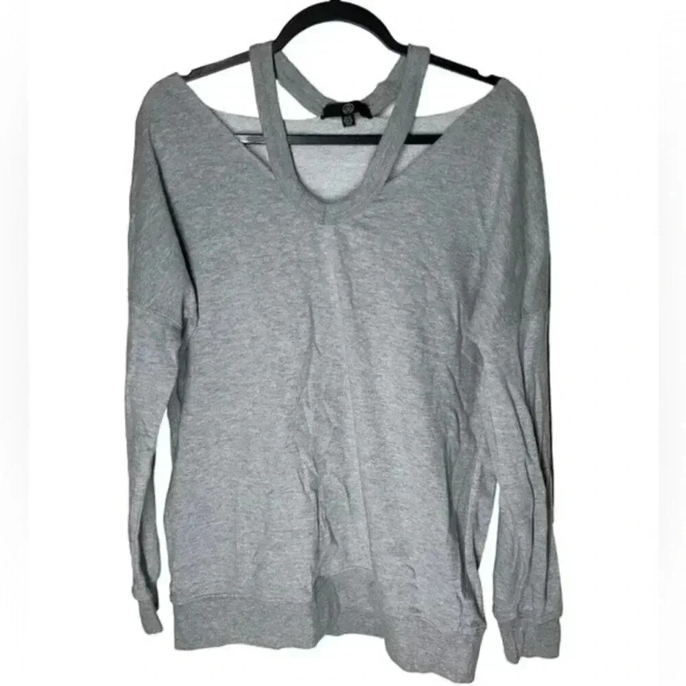 Missguided Cut Out V-Neck Gray Long-Sleeve Pullover Sweater 6